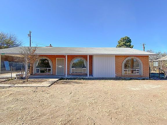 Street View, Front Yard