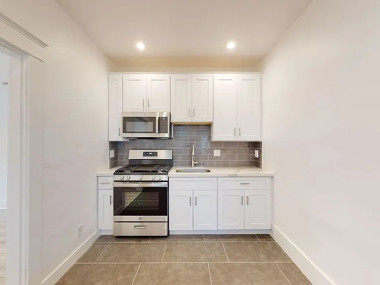 Beautifully Remodeled And Upgraded Studio Apartment In Residential Pasadena! Ask About August Mov... — Photo 1