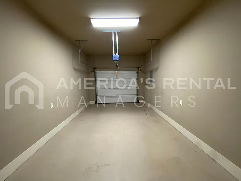 4230 Lochshire Ln — Photo 34