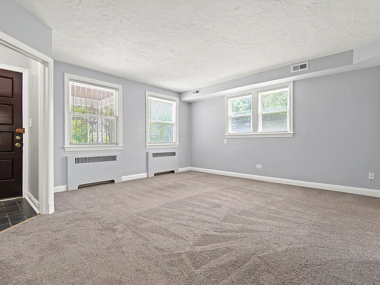 2600 N Longwood St — Photo 4