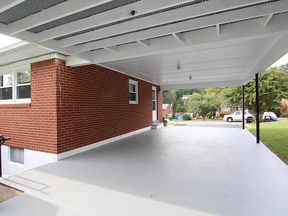 4th image of 3005 Belle Ave NE
