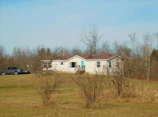 6809 Serenity Ln, Fennville, MI 49408