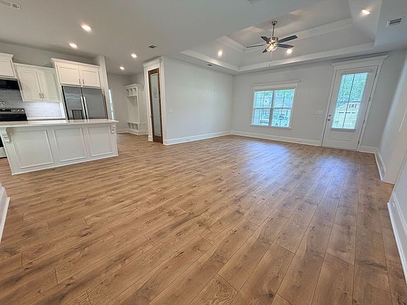 5th image of 370 McNeal Heritage Cir
