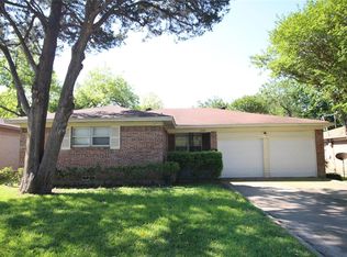 8332 Waterwood Ln, Dallas, TX 75217