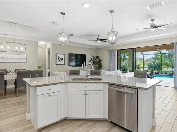 28091 Foxrock CT, BONITA SPRINGS, FL 34135