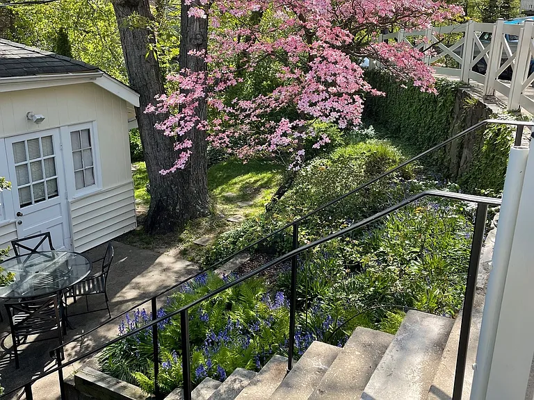 2409 N Upton St — Photo 4