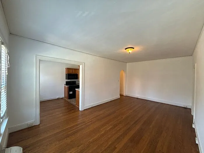 1 bed, 1.0 bath, 693 sqft, $1,125 — Photo 3