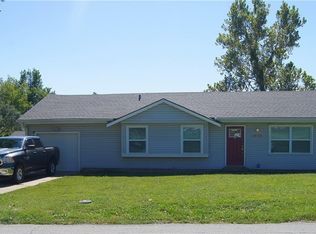 1425 Cherokee St, Leavenworth, KS 66048