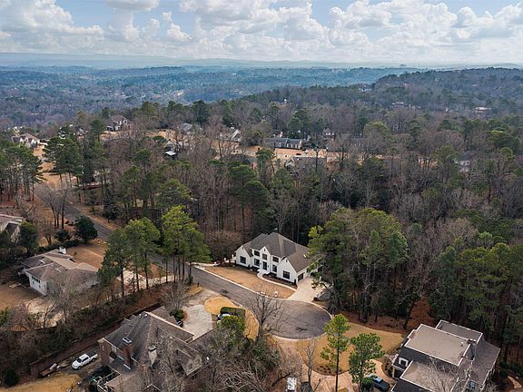 3rd image of 2105 Longleaf Cir