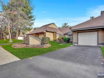 429 Bromley Pl #C, Wyckoff, NJ, 07481