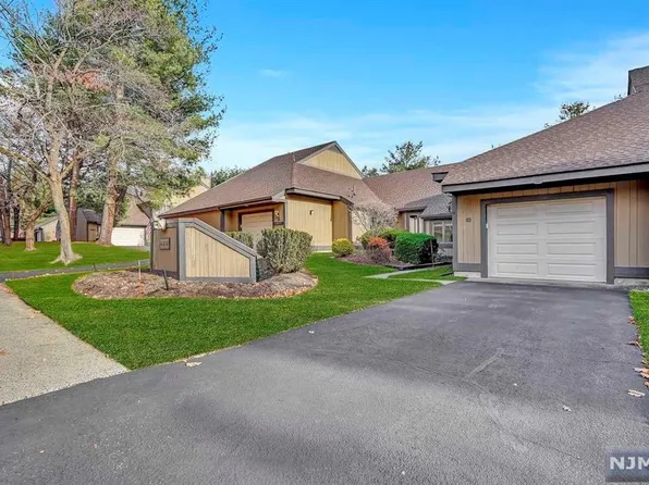 429 Bromley Pl #C, Wyckoff, NJ 07481