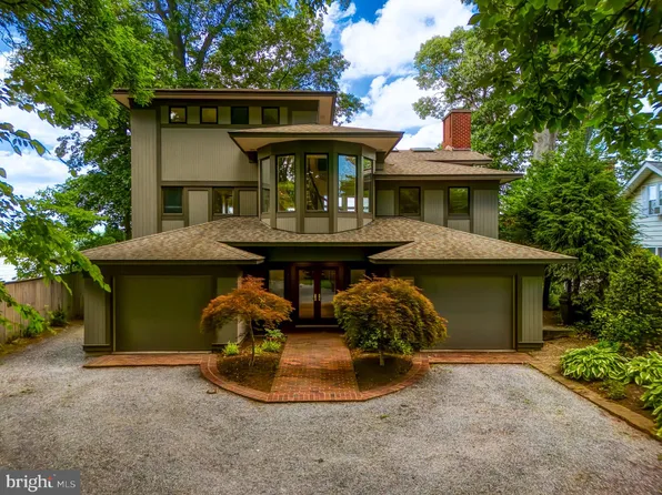 2930 Edgewater Dr, Edgewater, MD 21037