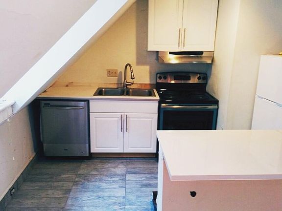 2nd image of 3233 Vine St #3