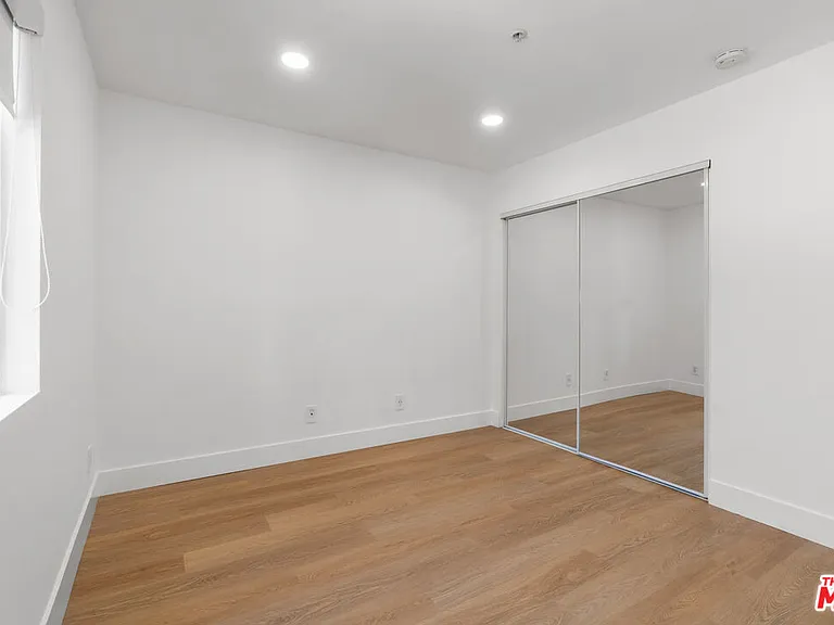 16100 W Sunset Blvd #201 — Photo 20