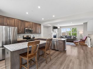 2193 Heritage Ln N, Saint Paul, MN 55109