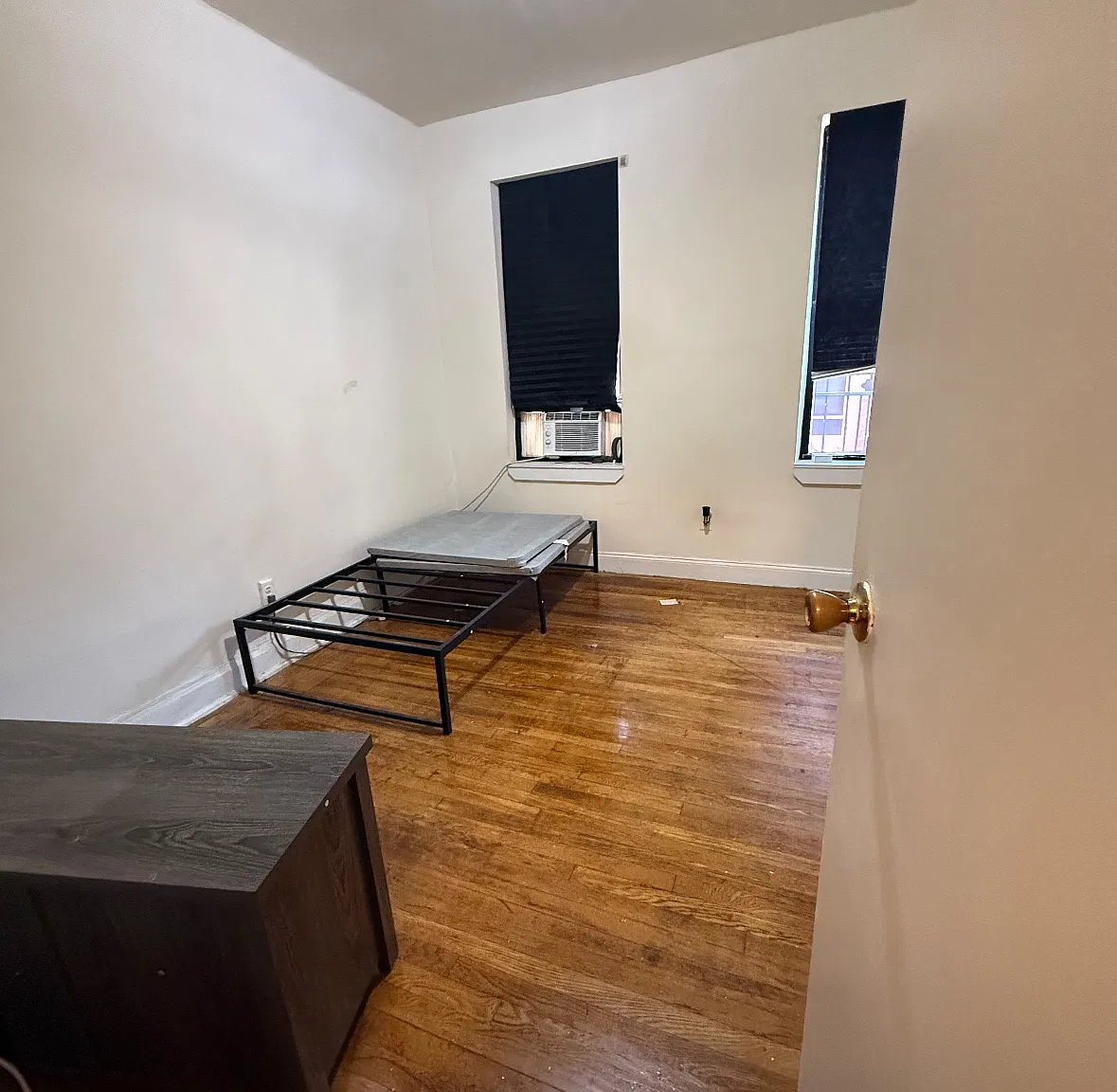 2 bed, 600 sqft, $2,300 — Photo 3