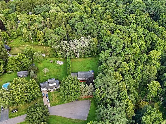 3rd image of 4923 Mary Jane Ln
