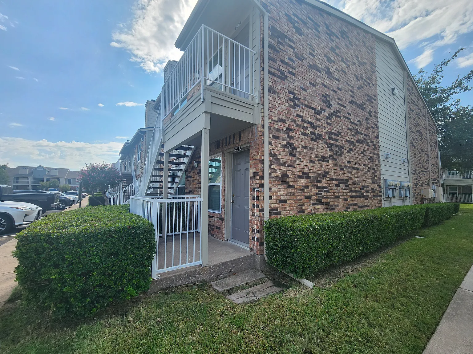 1 bed, 635 sqft, $1,325 — Photo 2