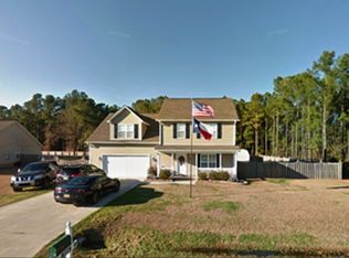 304 Trappers Rd, Hubert, NC 28539