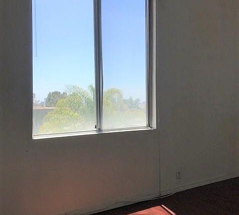 4th image of 631 Coronado Ter #17