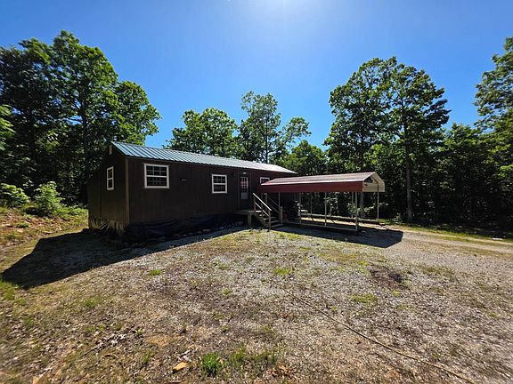4th image of 1472A Petters Rd
