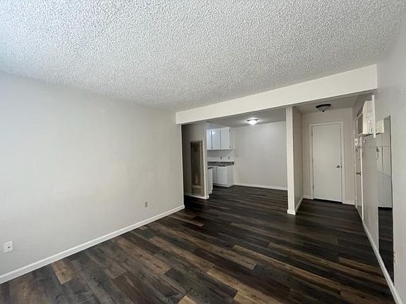 3rd image of 2910 N Tracy Blvd #33