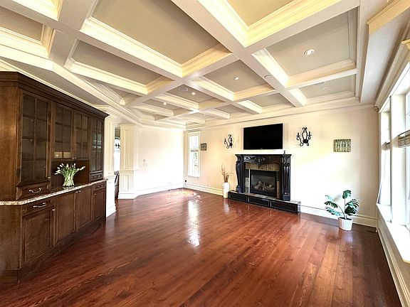2nd image of 2655 W 37th Ave