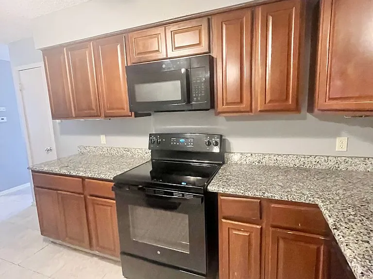 4325 Segura Ct S — Photo 7