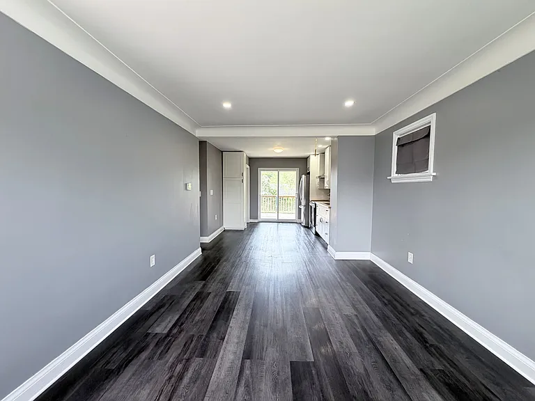 3 Bartlett St — Photo 2