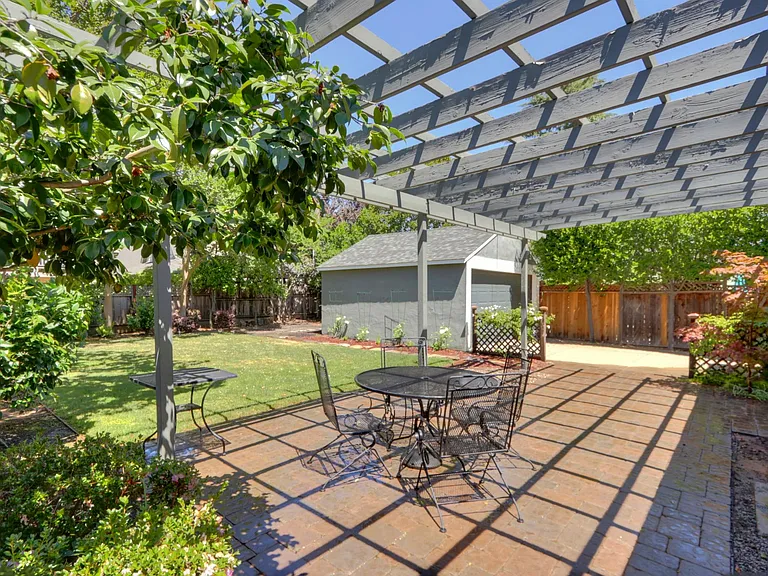 450 Coloma Way — Photo 35