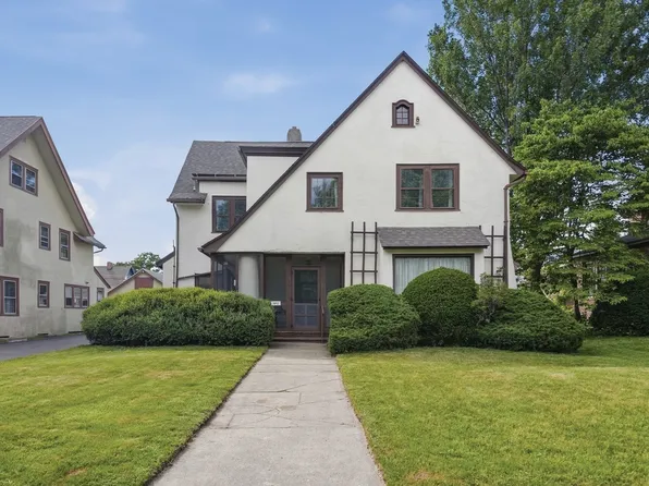 38 Oxford St, Springfield, MA 01108