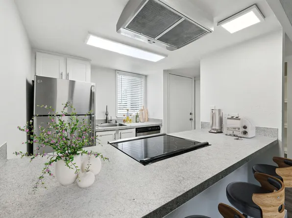 Nacelle Apartments