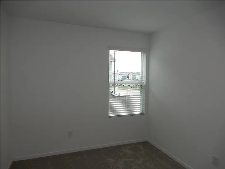 21369 Carosella Dr — Photo 9