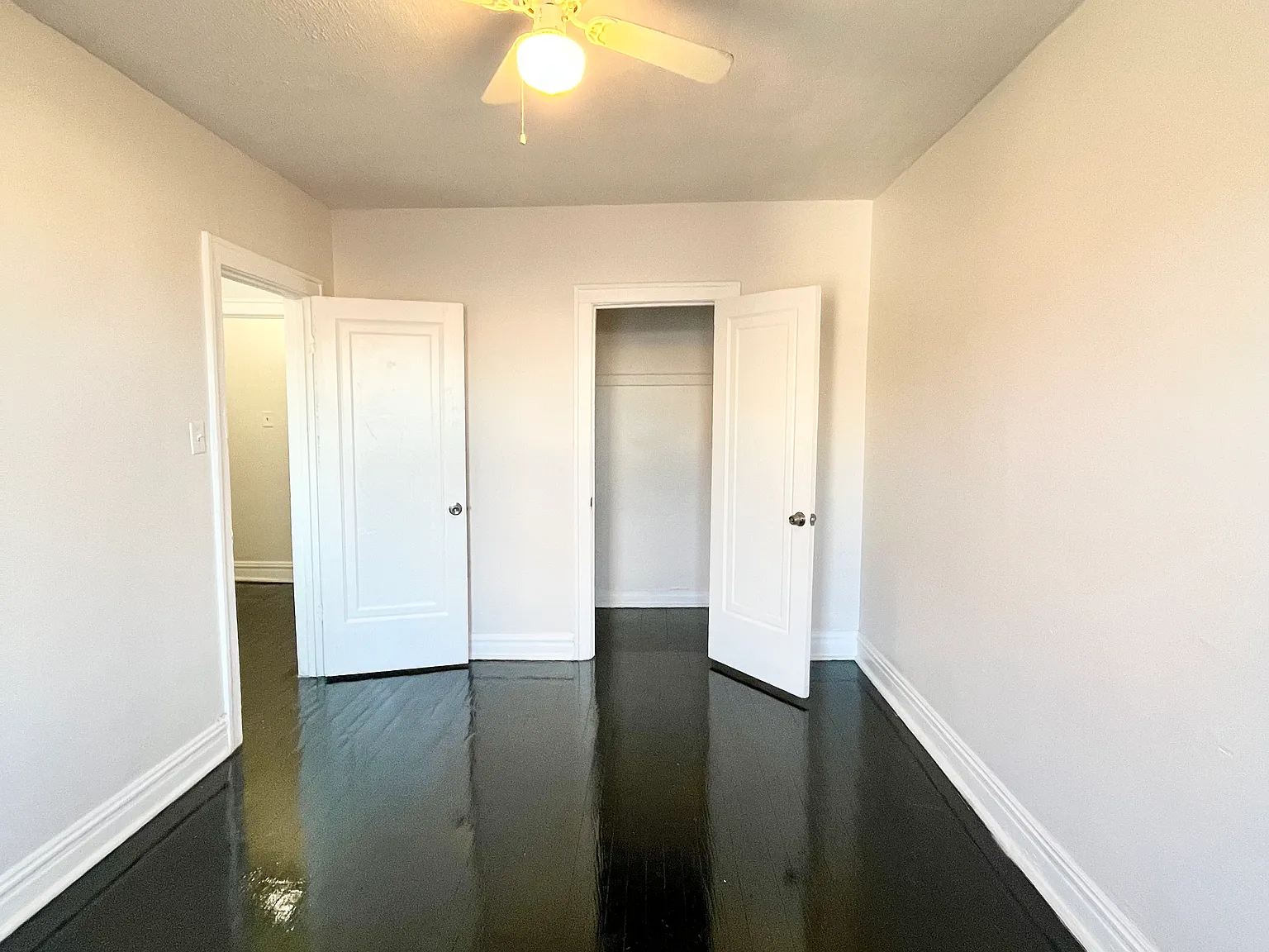 4124-32 W 24th Pl Apartments — Photo 4