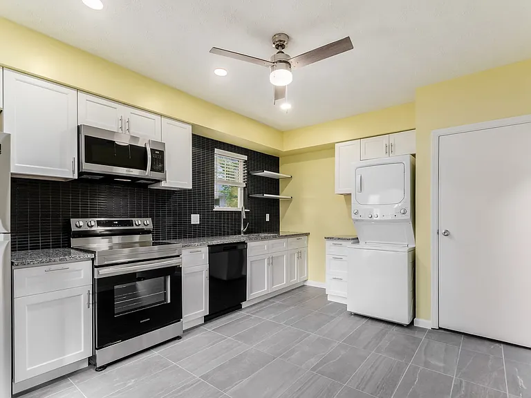 1426 E Rich St — Photo 6