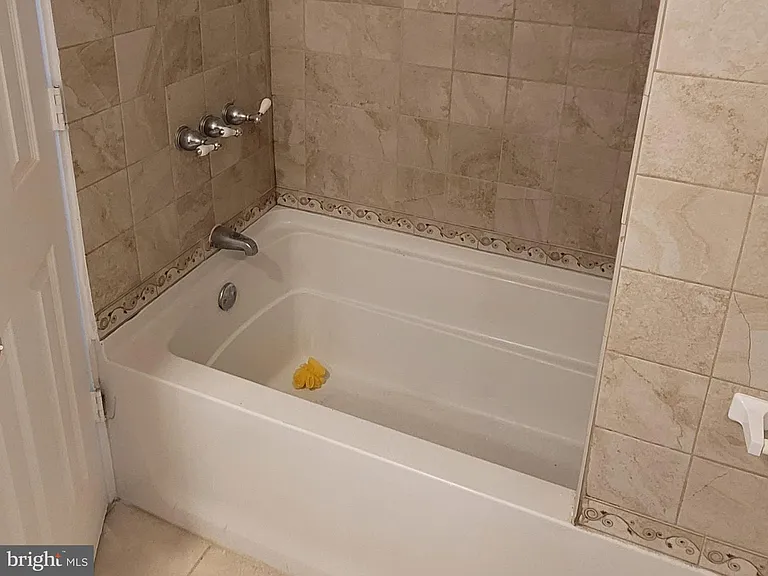5 Pastoral Ln — Photo 8