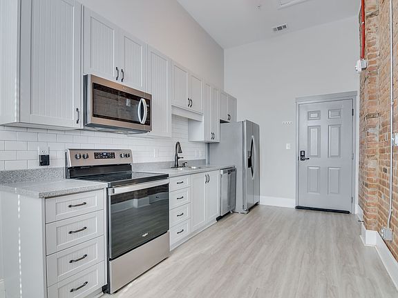 3rd image of 164 N Louisville St APT 4
