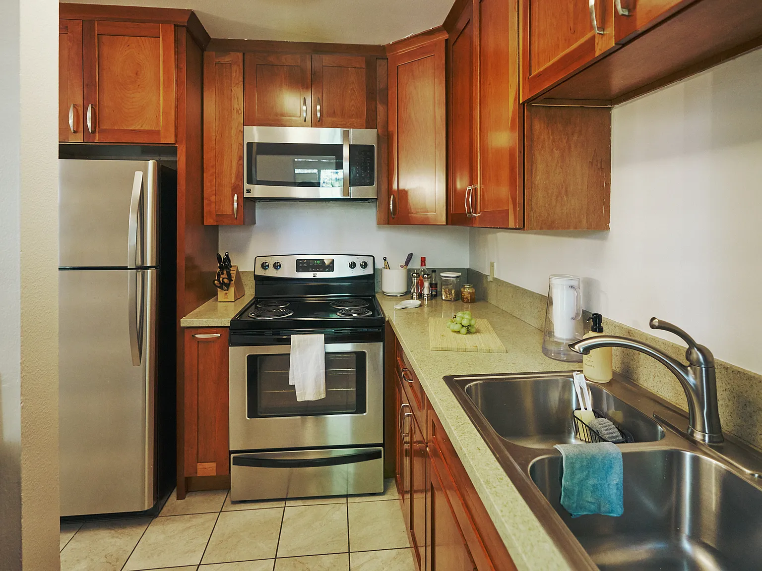 3 bed, 1145 sqft, $3,850 — Photo 3