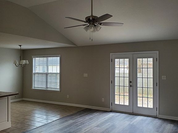 2nd image of 1849 Chestnut Dr