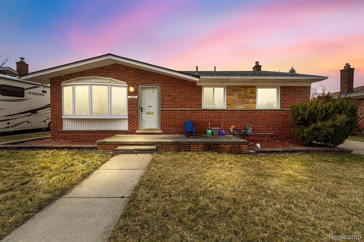 1340 Jeffery St photo 1
