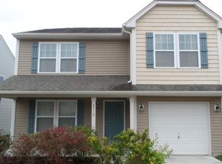 2518 Stream Bank Dr, Charlotte, NC 28269