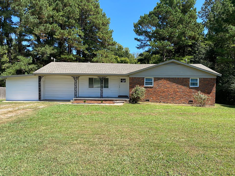 1st image of 141 Lakeshore Dr
