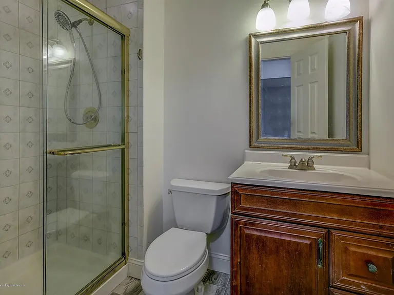 40 Staghorn Dr — Photo 18