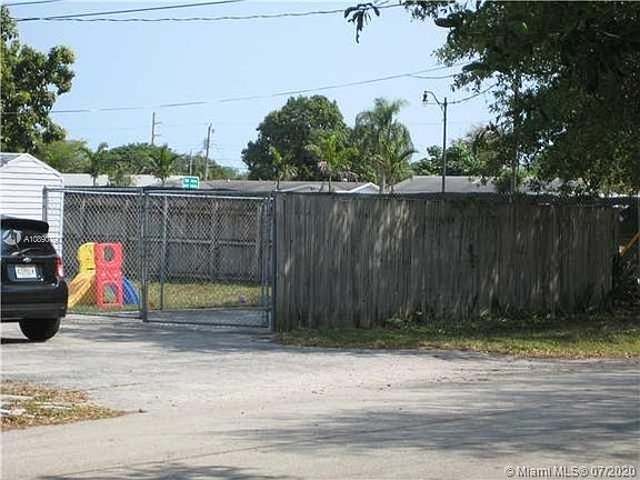 4th image of 119 N 57th Ave #3