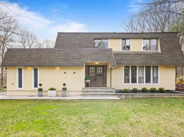 3 Footstep Lane, Pomona, NY 10970