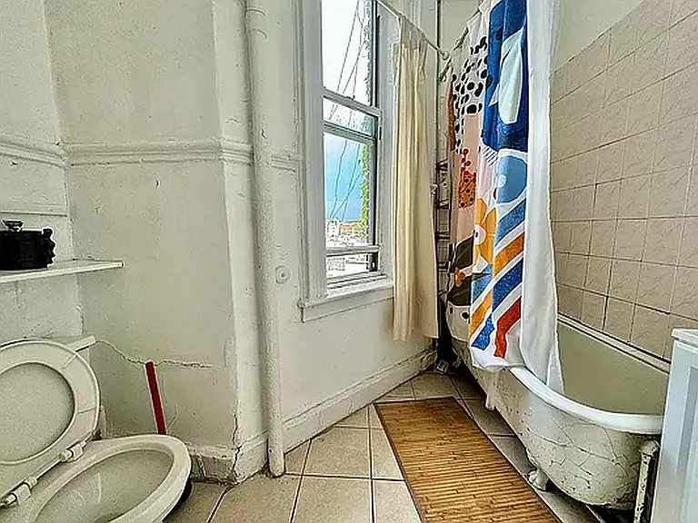 666 Park Pl #2R — Photo 27