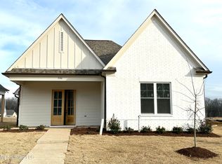 3520 Hatton Dr, Nesbit, MS 38651