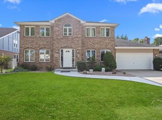 1348 N Rosebud Ln, Addison, IL 60101