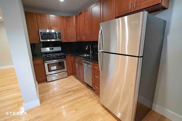 Rented by Sterea Agency | media 31