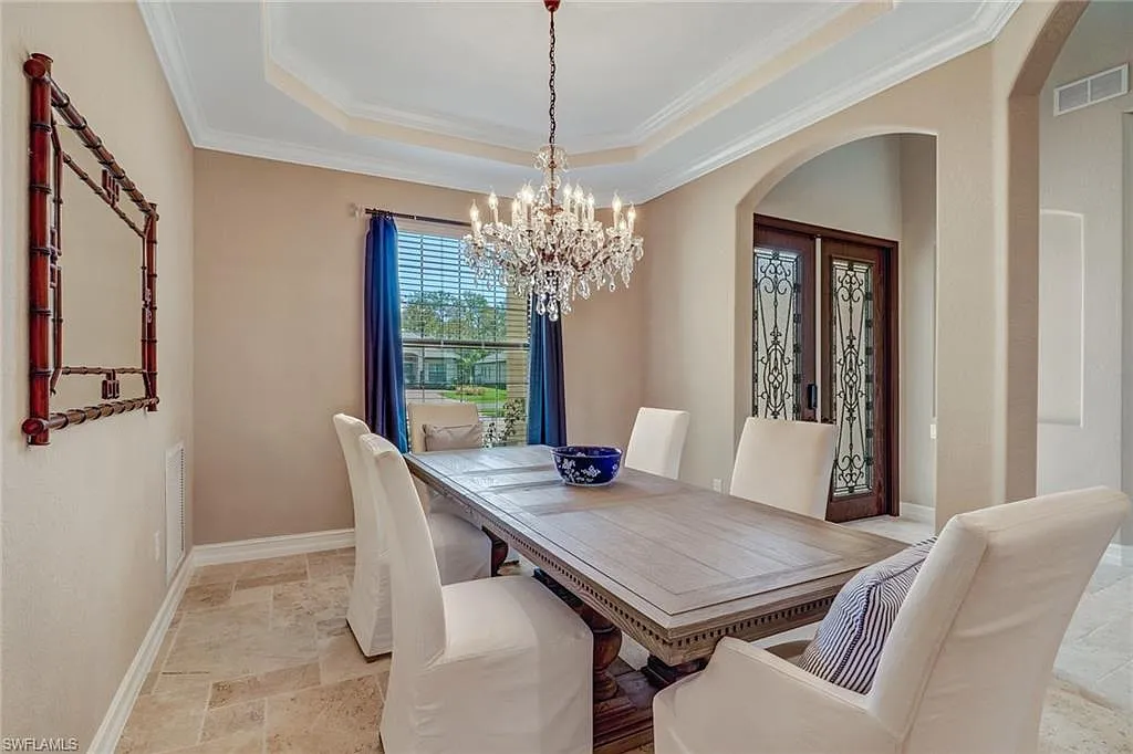 5 bed, 4.5 bath, 3542 sqft, $25,000 — Photo 4